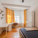 Appartement de 947 m² avec 4 chambre(s) en location à Montreal