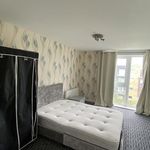 Rent 3 bedroom flat in South East England