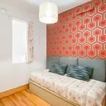 Rent 3 bedroom apartment of 120 m² in Lisbon