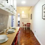 Rent a room of 250 m² in Madrid