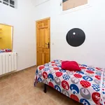 Rent a room of 150 m² in madrid