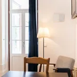 Rent 2 bedroom apartment of 60 m² in Porto