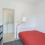 Rent a room of 600 m² in Rio Tinto