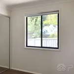 Rent 3 bedroom apartment in Kingswood