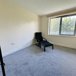 Rent 2 bedroom flat in Cardiff