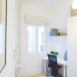 Rent a room of 110 m² in Madrid