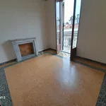 Affitto 4 camera appartamento di 135 m² in Genoa