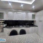 Affitto 3 camera appartamento di 151 m² in Naples