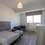 Rent 4 bedroom apartment in Valencia