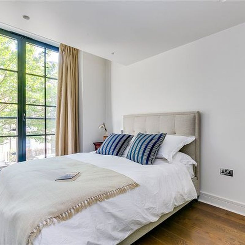 Terraced house to rent in Sulivan Road, South Park SW6 Salmans