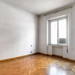 Rent 5 bedroom apartment of 150 m² in Roma