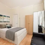 Rent a room of 63 m² in london