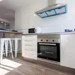 Rent a room of 95 m² in Valencia