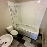 Rent 2 bedroom flat in Wakefield