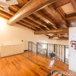 Affitto 4 camera appartamento di 106 m² in Verona