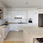 Rent 2 bedroom apartment of 100 m² in Split