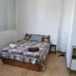 Rent 4 bedroom apartment in Barcelona