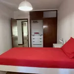 Rent a room of 80 m² in lisbon