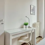 Rent 2 bedroom apartment in Milan