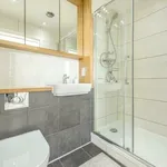 Rent 2 bedroom apartment of 77 m² in London