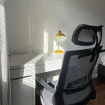 Rent a room in lisbon