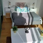 Rent 1 bedroom apartment of 40 m² in lisbon