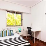 Rent a room of 130 m² in Madrid