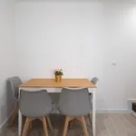 Rent 2 bedroom apartment of 90 m² in Porto