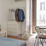 Rent a room of 280 m² in madrid