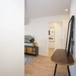 Rent 1 bedroom apartment of 560 m² in Porto