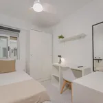 Rent 4 bedroom apartment in Valencia