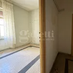 Rent 5 bedroom apartment of 128 m² in Napoli