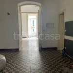 Affitto 4 camera appartamento di 130 m² in Palermo