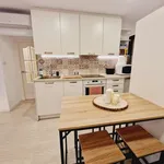 Rent a room of 90 m² in barcelona