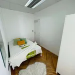 Rent a room of 200 m² in Madrid