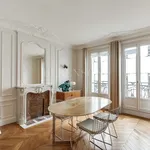 Rent 5 bedroom apartment of 122 m² in Paris 