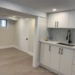 Rent 4 bedroom house of 65 m² in Toronto