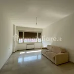 Affitto 3 camera appartamento di 88 m² in Bologna