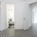 Rent 9 bedroom apartment in Barcelona