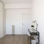 Rent a room of 150 m² in madrid