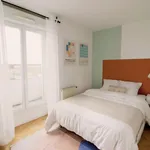 Rent 4 bedroom apartment in Paris