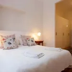 Rent 3 bedroom apartment of 100 m² in Lisboa