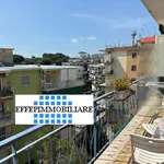 Affitto 3 camera appartamento di 85 m² in Naples