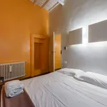 Rent 1 bedroom apartment of 60 m² in Florence