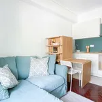 Rent a room of 120 m² in lisbon