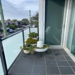 Rent 2 bedroom apartment in Melbourne