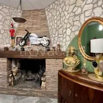 Rent 4 bedroom house of 330 m² in Manoppello