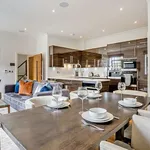 Rent 3 bedroom flat of 112 m² in london