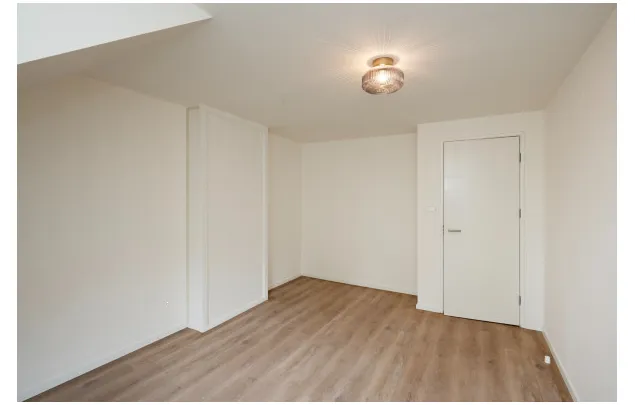 Huur 4 slaapkamer appartement van 140 m² in Middenbeemster