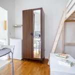 Rent 1 bedroom apartment of 17 m² in Paris